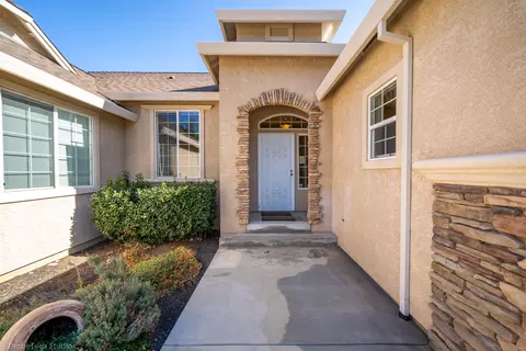 4637 Nantucket Dr, Redding, CA 96001 photo 3