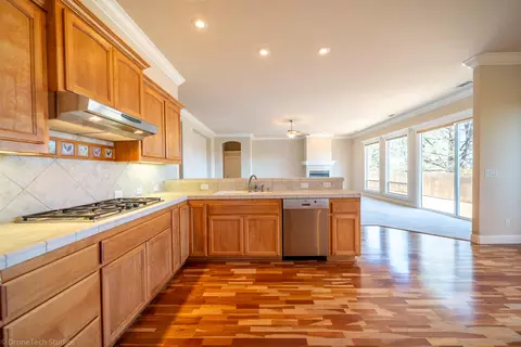 4637 Nantucket Dr, Redding, CA 96001 photo 11