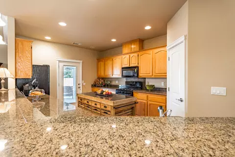 2140 Darsha Ln, Redding, CA 96003 photo 11