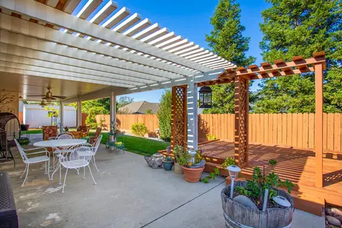 2140 Darsha Ln, Redding, CA 96003 photo 32