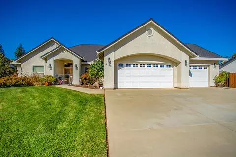 2140 Darsha Ln, Redding, CA 96003 photo 3