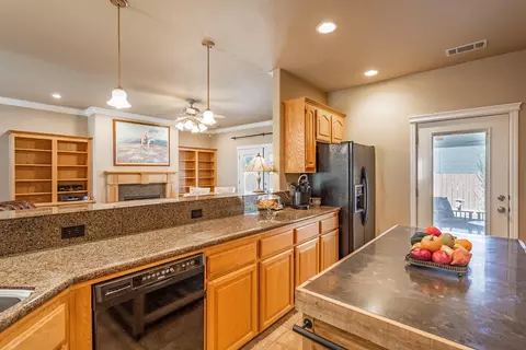 2140 Darsha Ln, Redding, CA 96003 photo 10