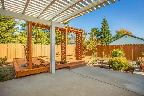 2140 Darsha Ln, Redding, CA 96003 photo 31