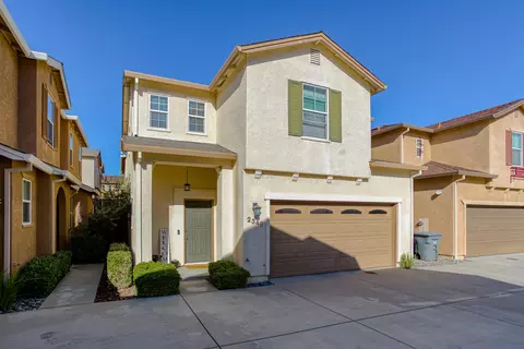 2348 Shining Star Way, Redding, CA 96003 photo 2