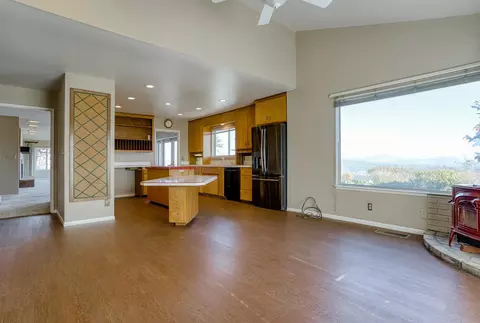 15825 Highland Cir, Redding, CA 96001 photo 9