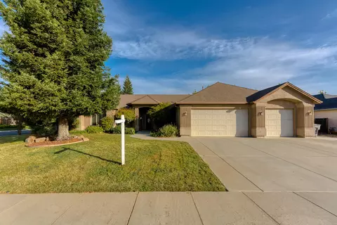 2814 Madison River Dr, Redding, CA 96002 photo 1