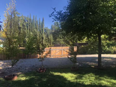 2860 Uranium, Redding, CA 96002 photo 3