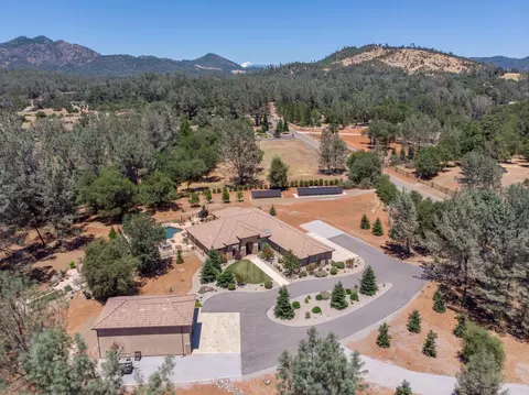 13219 Tierra Oaks Dr, Redding, CA 96003 photo 1