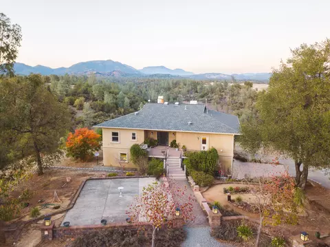 21401 Albatross Way, Redding, CA 96003 photo 2