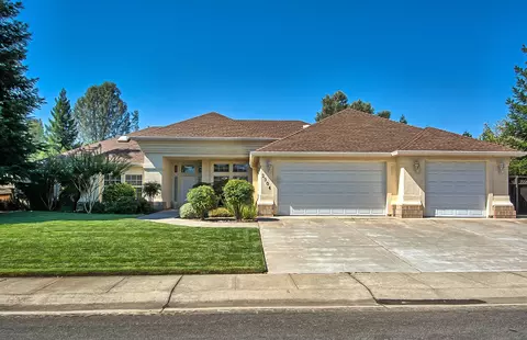 2304 Dream St, Redding, CA 96001 photo 2
