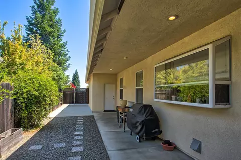 2304 Dream St, Redding, CA 96001 photo 49