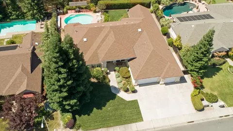 2304 Dream St, Redding, CA 96001 photo 4
