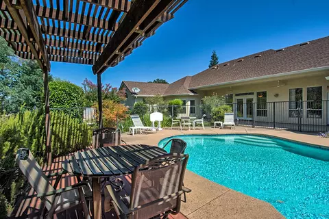 2304 Dream St, Redding, CA 96001 photo 45