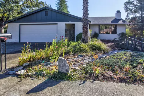 3375 Golden Heights Dr, Redding, CA 96003 photo 1