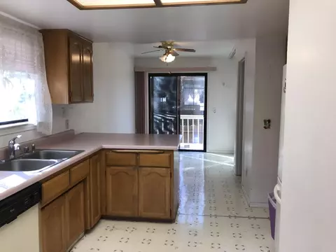 698 Cream Bush Way, Redding, CA 96003 photo 4
