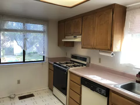 698 Cream Bush Way, Redding, CA 96003 photo 8