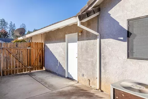 2202 Candlewood Dr, Redding, CA 96003 photo 36
