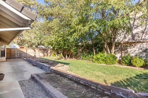 2202 Candlewood Dr, Redding, CA 96003 photo 33