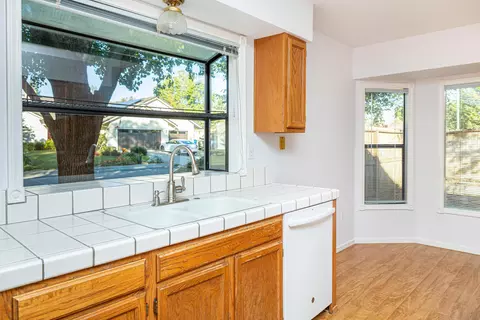 2202 Candlewood Dr, Redding, CA 96003 photo 14