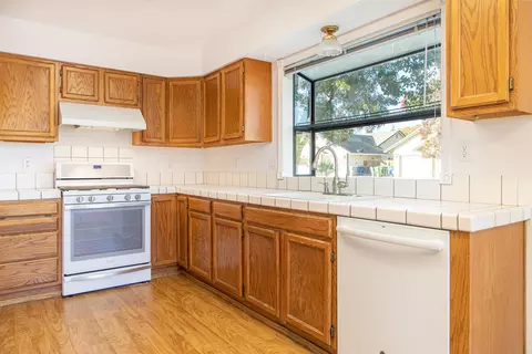 2202 Candlewood Dr, Redding, CA 96003 photo 11