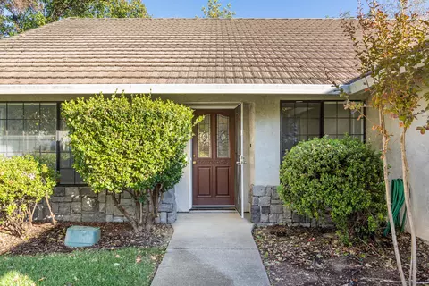 2202 Candlewood Dr, Redding, CA 96003 photo 3