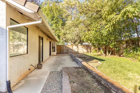 2202 Candlewood Dr, Redding, CA 96003 photo 34