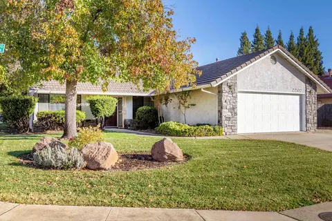 2202 Candlewood Dr, Redding, CA 96003 photo 2