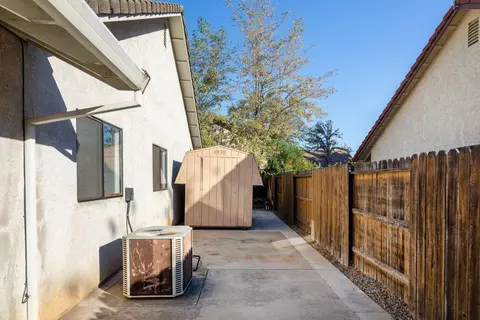 2202 Candlewood Dr, Redding, CA 96003 photo 35