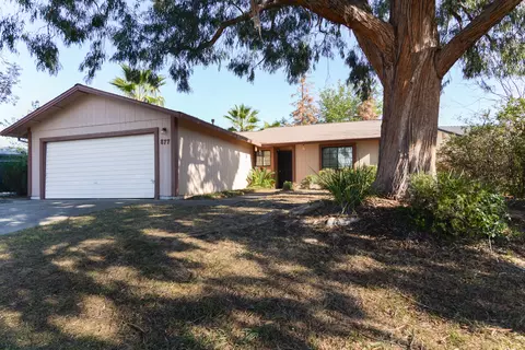 877 Monarch Ct, Redding, CA 96003 photo 1