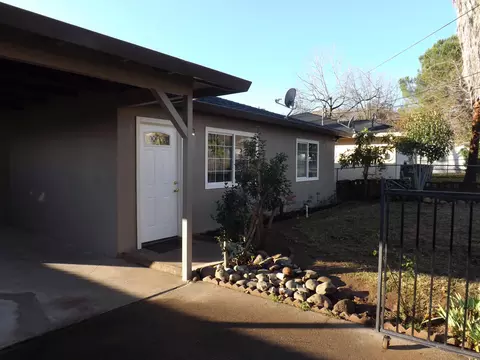 1725 Roanoke Ave, Redding, CA 96001 photo 4