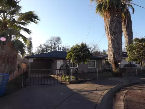 1725 Roanoke Ave, Redding, CA 96001 photo 2