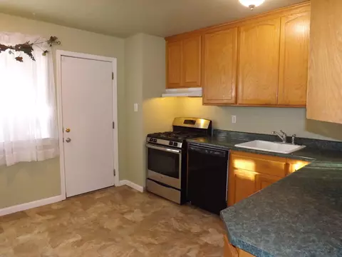 1725 Roanoke Ave, Redding, CA 96001 photo 13