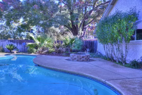 486 Rivella Vista Dr, Redding, CA 96001 photo 4