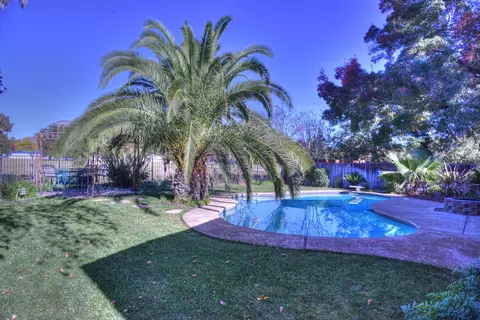 486 Rivella Vista Dr, Redding, CA 96001 photo 2