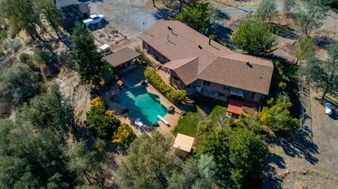 9057 Stillwater Rd, Redding, CA 96002 photo 2