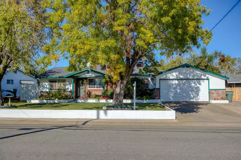 2340 Hawn Ave, Redding, CA 96002 photo 1
