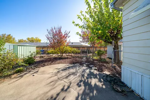 4533 White River Dr, Redding, CA 96003 photo 23