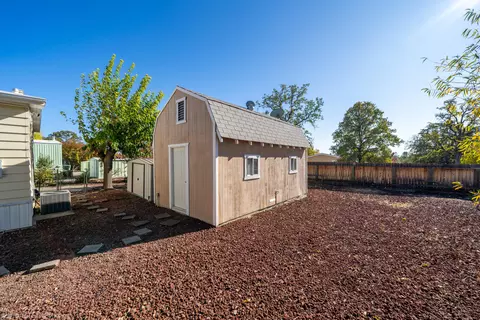 4533 White River Dr, Redding, CA 96003 photo 19