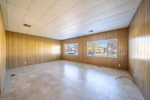 4533 White River Dr, Redding, CA 96003 photo 6