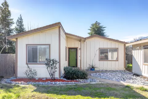145 Gurnsey Ave, Red Bluff, CA 96080 photo 3