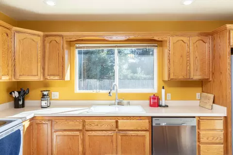 145 Gurnsey Ave, Red Bluff, CA 96080 photo 19