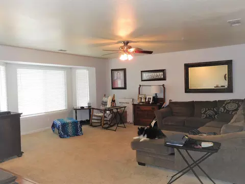 2922 Cobblestone Loop, Anderson, CA 96007 photo 2