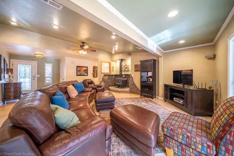 1553 Arroyo Mnr, Redding, CA 96003 photo 4