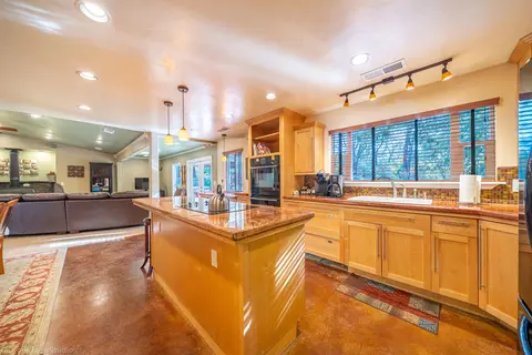 1553 Arroyo Mnr, Redding, CA 96003 photo 11