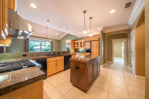 4882 St Charles Dr, Redding, CA 96002 photo 17