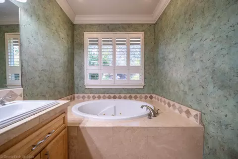 4882 St Charles Dr, Redding, CA 96002 photo 23