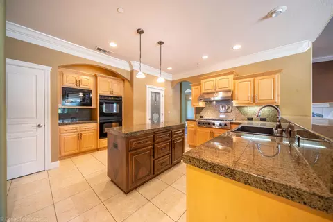 4882 St Charles Dr, Redding, CA 96002 photo 14