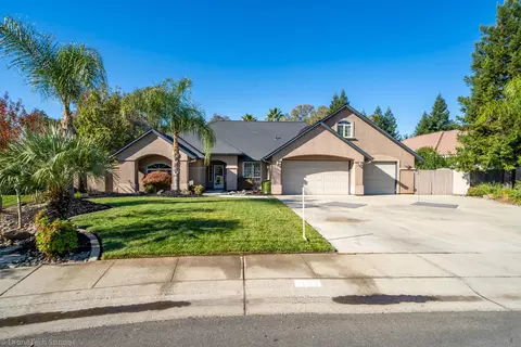 4882 St Charles Dr, Redding, CA 96002 photo 1