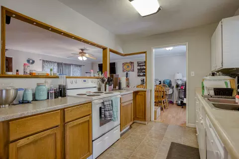 2928 Regal Ave, Redding, CA 96002 photo 8