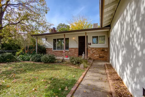 2928 Regal Ave, Redding, CA 96002 photo 1
